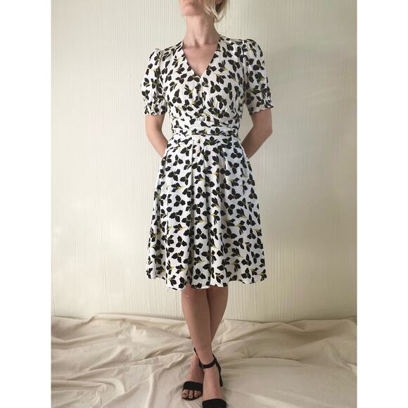 DIANE VON FURSTENBERG Sammie Black & White Floral Wrap Dress US 00 - Picture 3 of 10